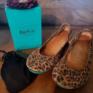 Leopard Tieks Size 9